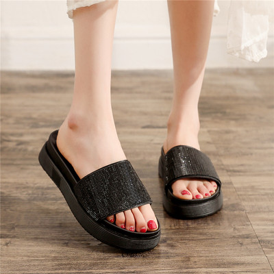 Ikdienas sieviešu čības ar plakanu zoli sudraba un melnā krāsā