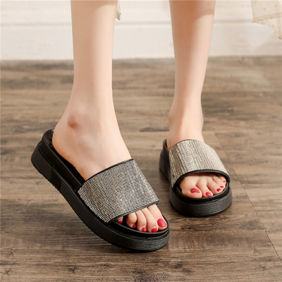 Ikdienas sieviešu čības ar plakanu zoli sudraba un melnā krāsā