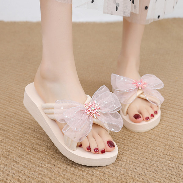 Sieviešu čības ar tilla un pērļu lenti