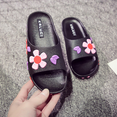 Pludmalei piemērotas sieviešu gumijas čības ar ziediem