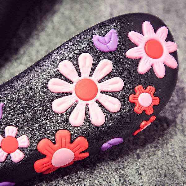 Pludmalei piemērotas sieviešu gumijas čības ar ziediem