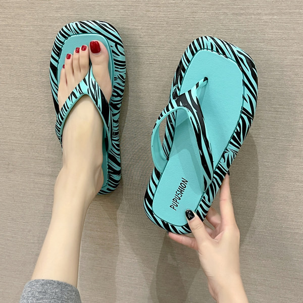 Sieviešu flip flops ar dzīvnieku apdruku