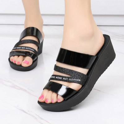 Jauns sieviešu čību modelis ar plakanu zoli trīs krāsās