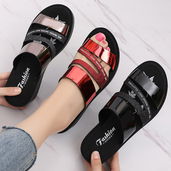 Jauns sieviešu čību modelis ar plakanu zoli trīs krāsās