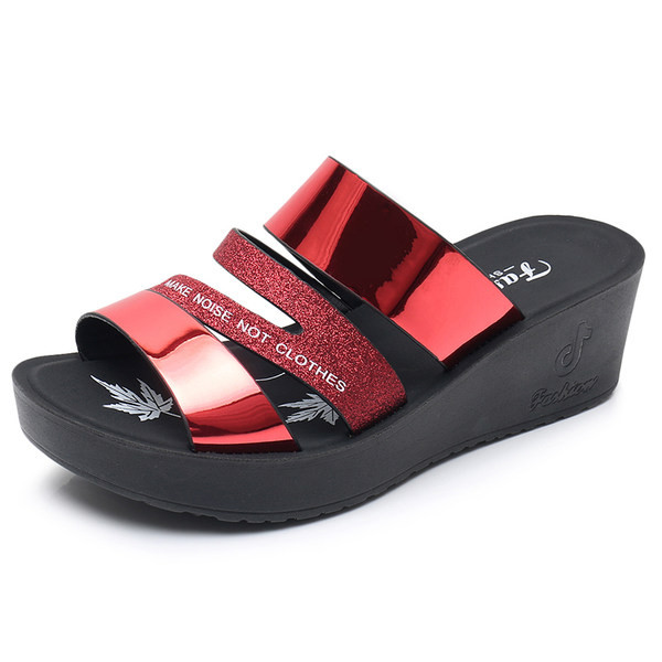 Jauns sieviešu čību modelis ar plakanu zoli trīs krāsās