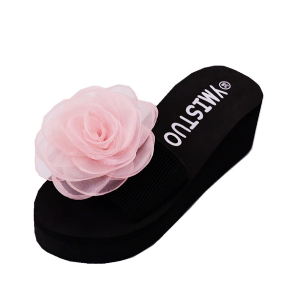 Нов модел чехли на платформа с 3D цвете от тюл