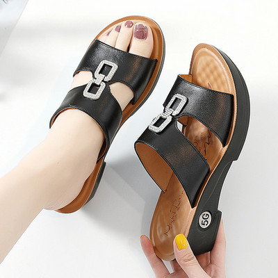 Νέο μοντέλο γυναικείες παντόφλες από δέρμα faux σε διάφορα χρώματα