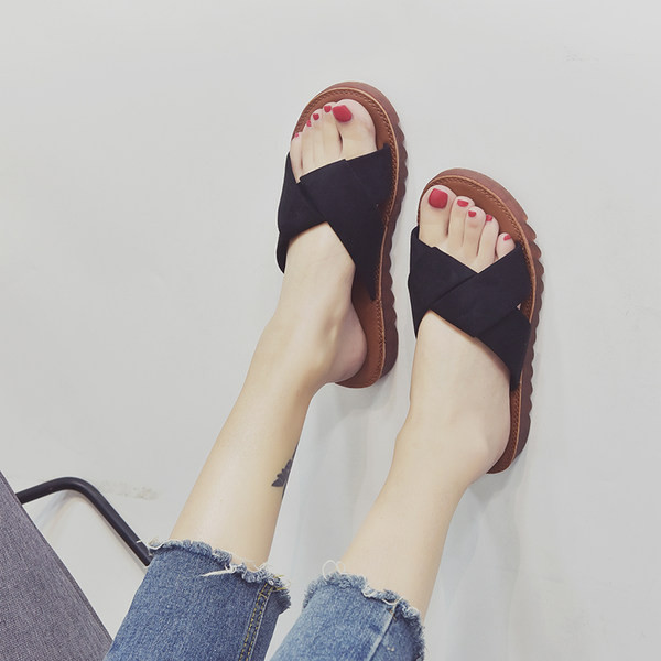 Ikdienas sieviešu čības ar krusteniskām siksnām - vairākās krāsās