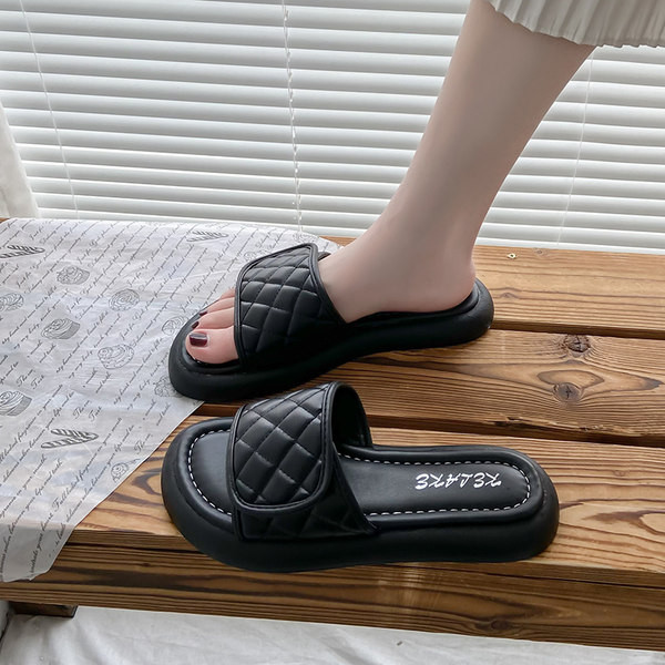 Ikdienas sieviešu čības ar plakanu zoli - trīs krāsās