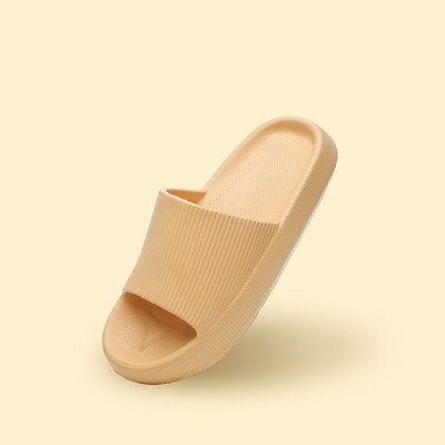 Pludmalei piemērotas sieviešu čības ar plakanu zoli