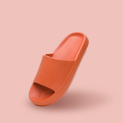 Pludmalei piemērotas sieviešu čības ar plakanu zoli