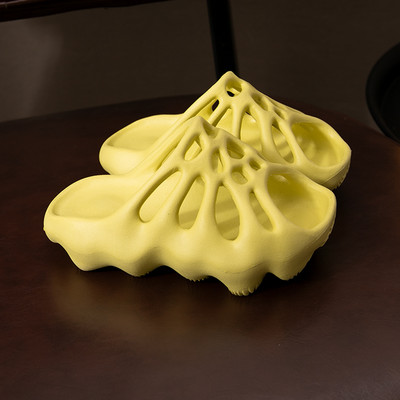 Pludmalei piemērotas sieviešu gumijas čības ar caurumiem