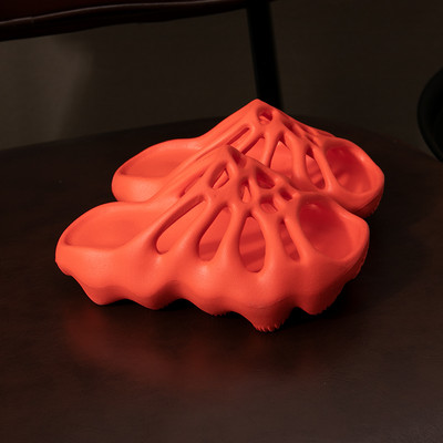 Pludmalei piemērotas sieviešu gumijas čības ar caurumiem