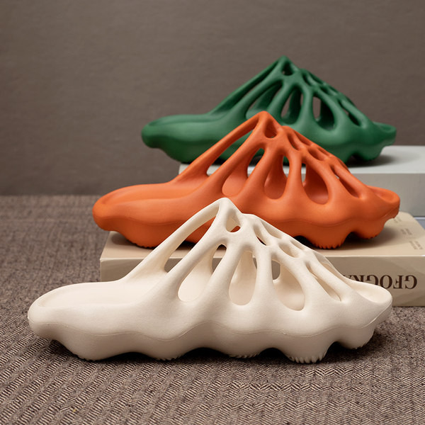 Pludmalei piemērotas sieviešu gumijas čības ar caurumiem