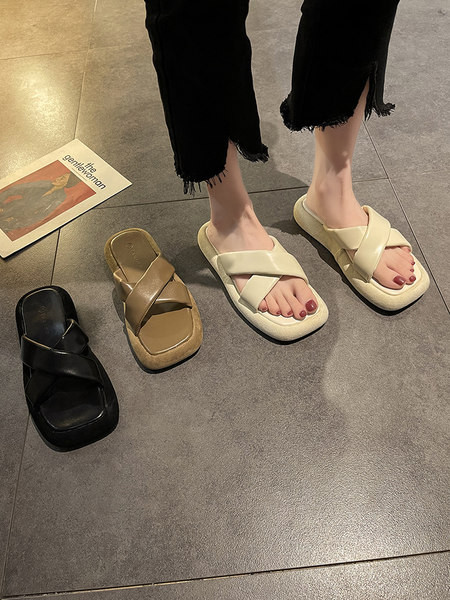 Καθημερινές παντόφλες με χοντρό πέλμα