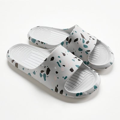 Ikdienas čības ar plakanu zoli un rakstainu rakstu