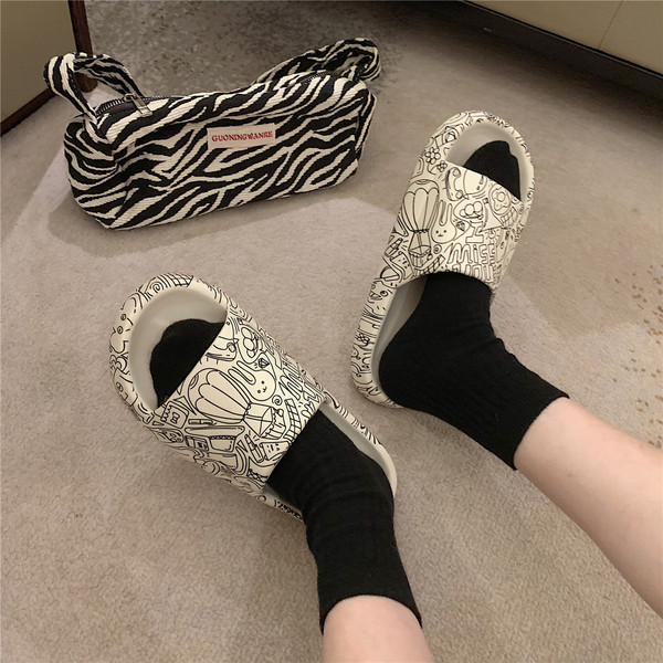 Παντόφλες casual γυναικείες  με μοτίβο σε διάφορα χρώματα