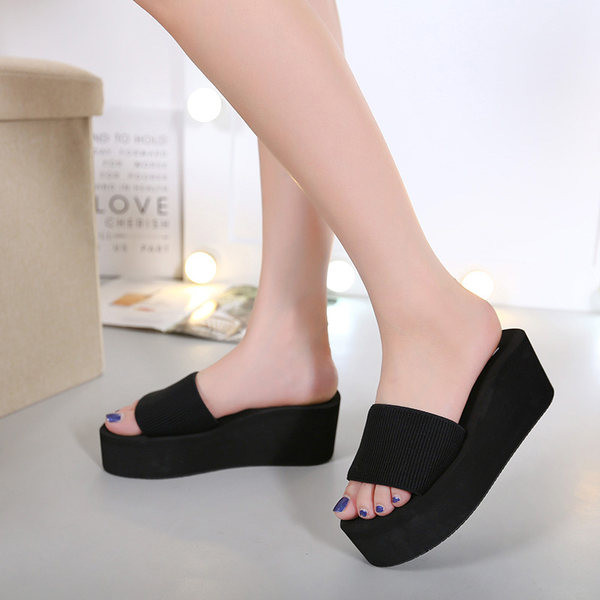 Modernas sieviešu platformas čības melnā krāsā