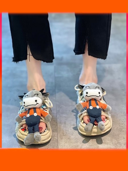 Jauns sieviešu čību modelis ar 3D elementu - divi modeļi