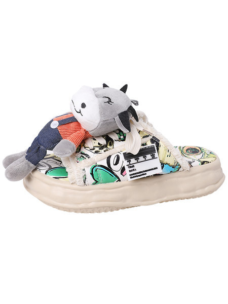 Jauns sieviešu čību modelis ar 3D elementu - divi modeļi