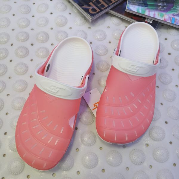 Sieviešu slēgtie kroksi, kas piemēroti pludmalei