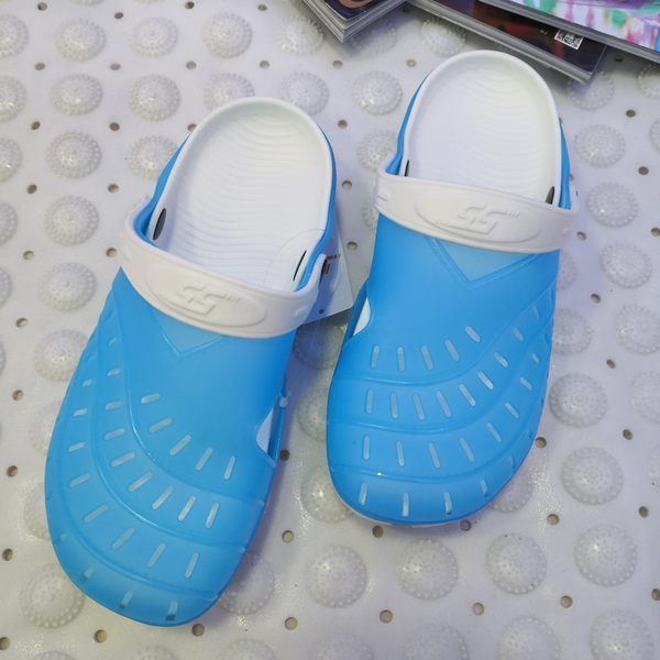 Sieviešu slēgtie kroksi, kas piemēroti pludmalei