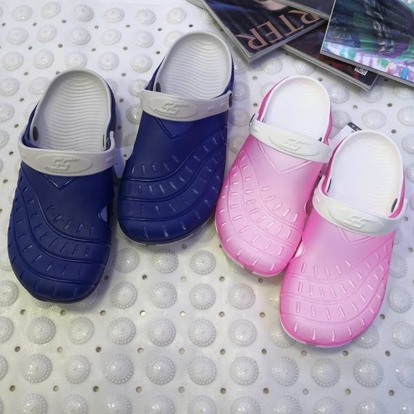 Sieviešu slēgtie kroksi, kas piemēroti pludmalei