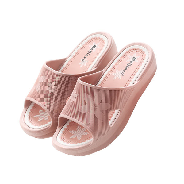 Sieviešu čības ar plakanu zoli un aplikāciju