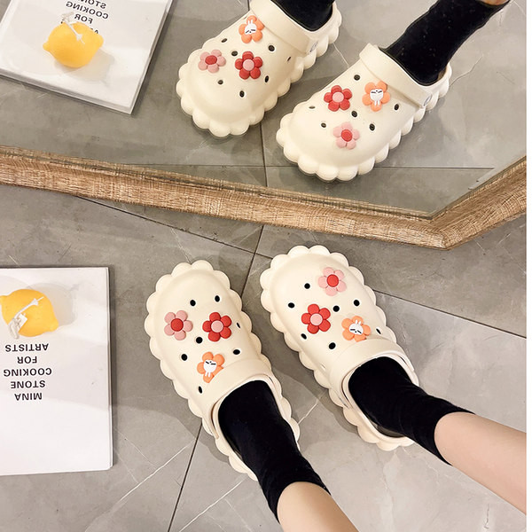 Ikdienas čības ar 3D ziediem