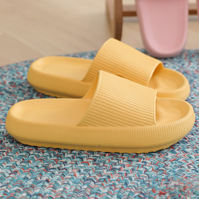 Ikdienas čības ar plakanu zoli - divi modeļi