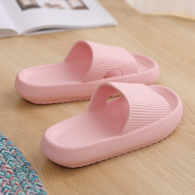 Ikdienas čības ar plakanu zoli - divi modeļi