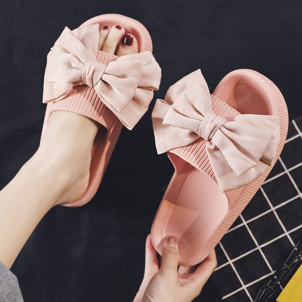 Ikdienas čības ar plakanu zoli - divi modeļi