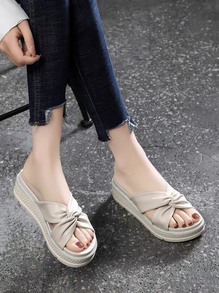 Ikdienas platformas čības ar krusteniskām siksnām no eko ādas