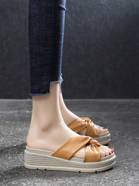 Ikdienas platformas čības ar krusteniskām siksnām no eko ādas