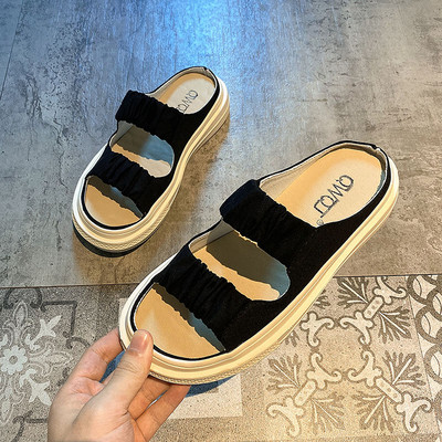 Παντόφλες casual με λουράκια από υφάσματα