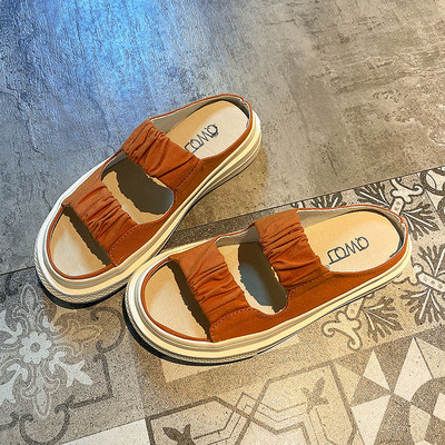 Παντόφλες casual με λουράκια από υφάσματα