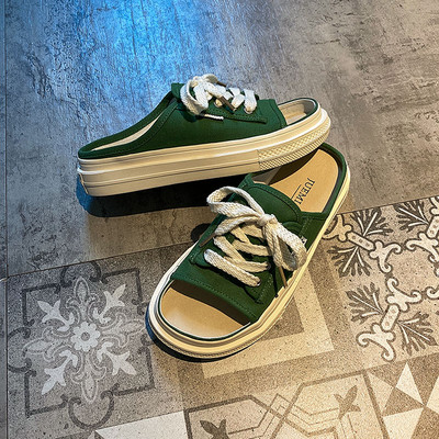 Παντόφλες casual με λουράκια από υφάσματα