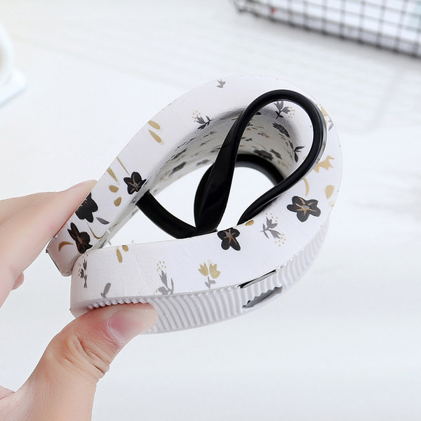 Sieviešu čības starp pirkstiem - vairākās krāsās