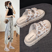 Jauns sieviešu čību modelis ar sprādzēm un plakanu zoli