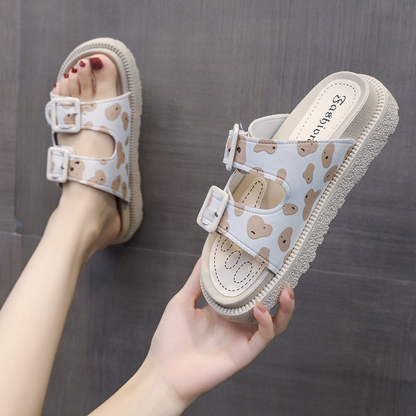 Jauns sieviešu čību modelis ar sprādzēm un plakanu zoli