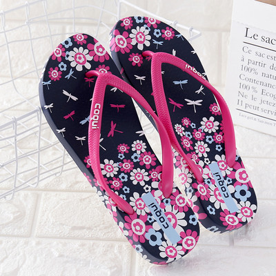 Ikdienas sieviešu čības caur pirkstiem - divi modeļi