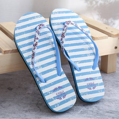 Ikdienas sieviešu čības caur pirkstiem - divi modeļi