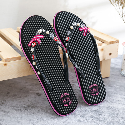 Ikdienas sieviešu čības caur pirkstiem - divi modeļi