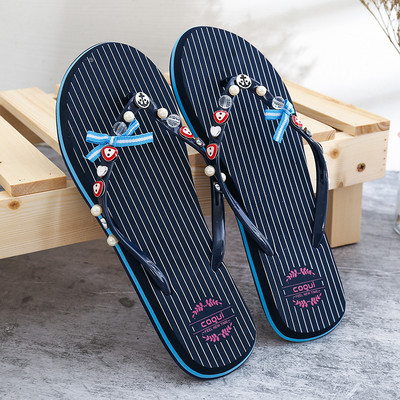 Ikdienas sieviešu čības caur pirkstiem - divi modeļi