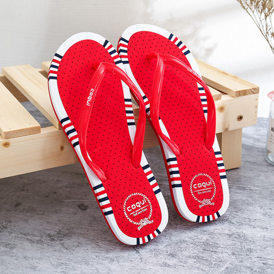 Ikdienas sieviešu čības caur pirkstiem - divi modeļi