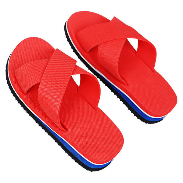 Pludmalei piemērotas sieviešu čības ar biezām zolēm