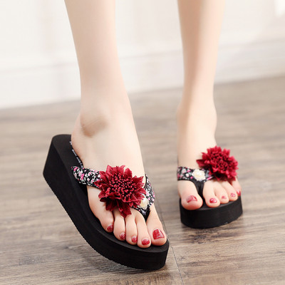 Sieviešu čības pār pirkstu ar krāsainu rotājumu un 3D elementu