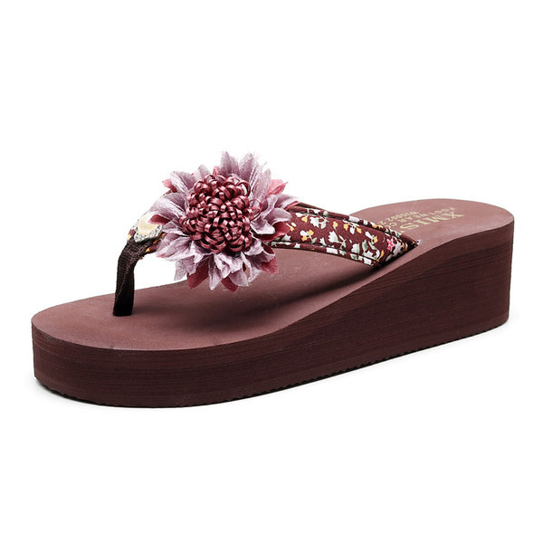 Sieviešu čības pār pirkstu ar krāsainu rotājumu un 3D elementu