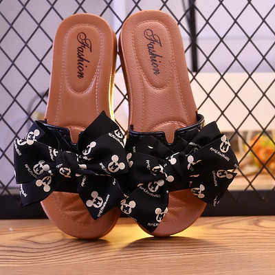 Papuci de damă cu talpă plată - două modele