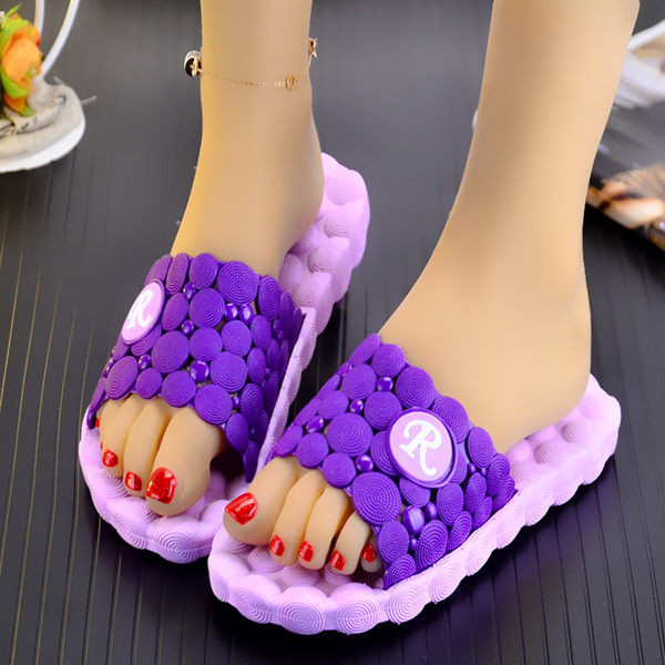 Sieviešu neslīdošas čības ar reljefu zoli